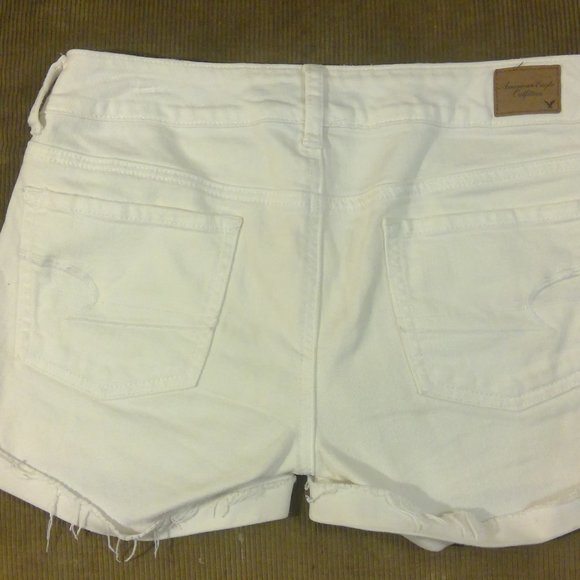 American Eagle Size 6 White Cutoff Jean Shorts - Picture 2 of 4